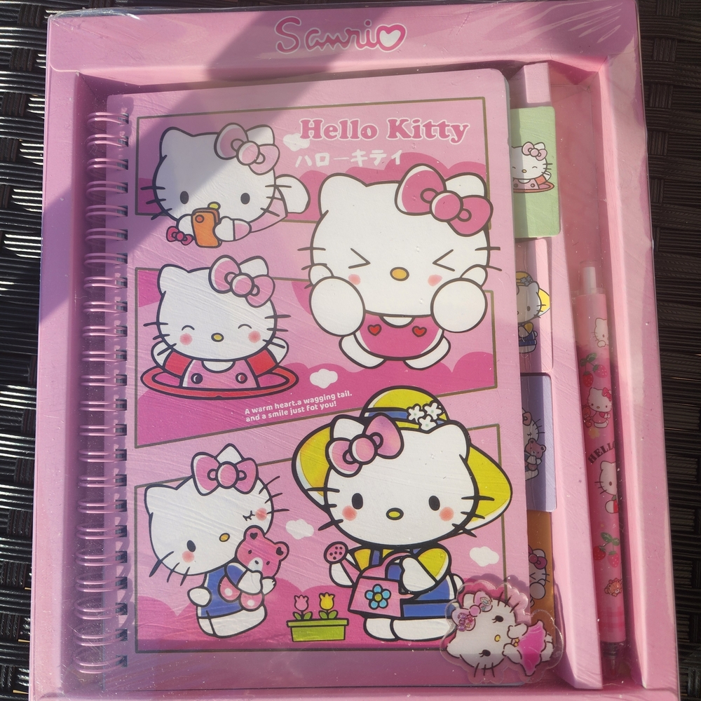 Sanrio Hello Kitty Pink and White Stationery Set